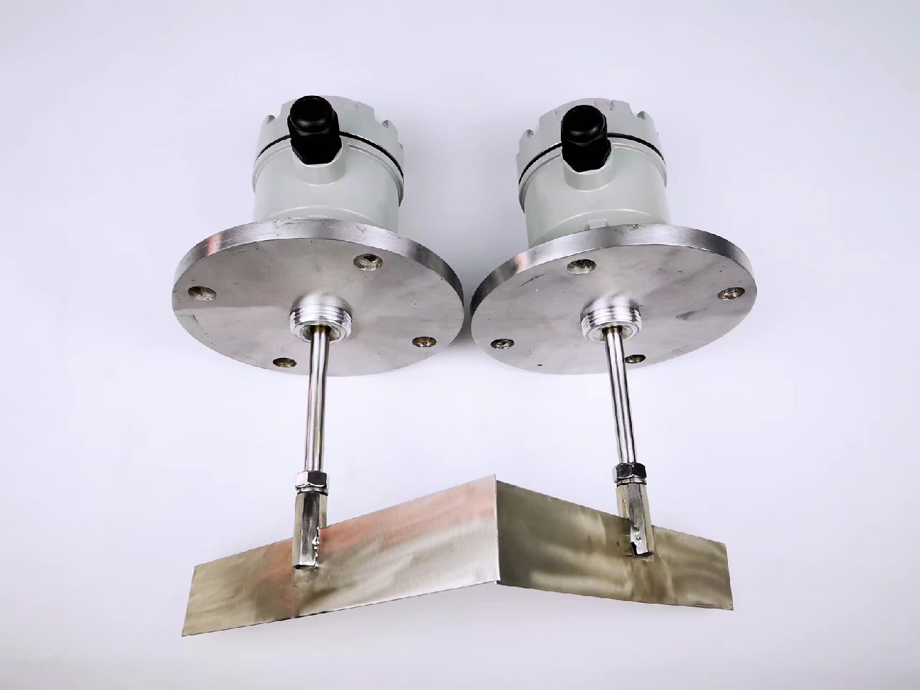 阻旋料位水蜜桃视频在线在有水汽或潮濕物料測量中的應用